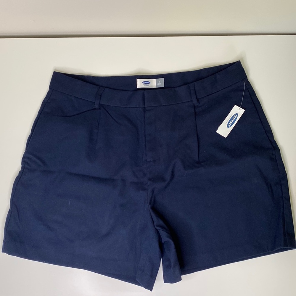 Old Navy High Waisted Dress Shorts in Navy.  Size 12